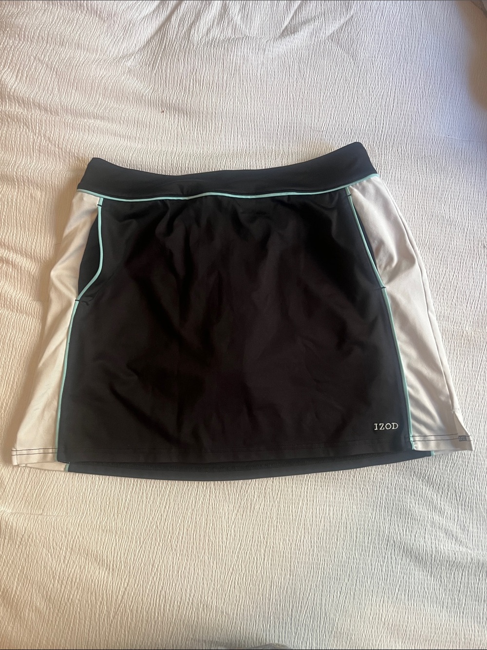 Izod Black SKORT w/White Panels and Teal Accents and POCKETS!!!!!